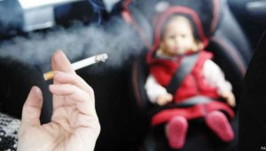Nueve de cada diez personas fuma delante de menores