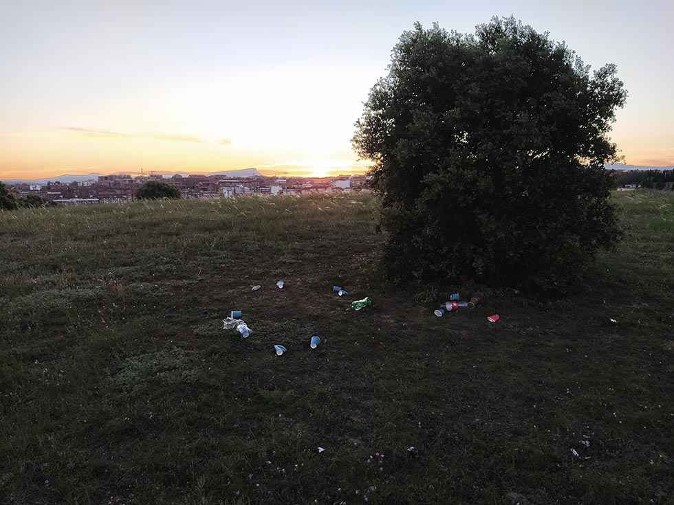 El Cerro de los Moros no se libra del "botellón" El Cerro de los Moros no se libra del "botellón"
