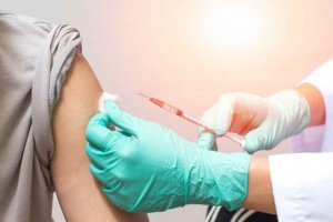 Más de mil dosis diarias de vacuna contra Covid