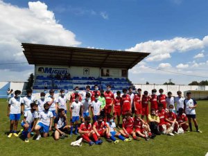 El fútbol une a Almazán y Madrid