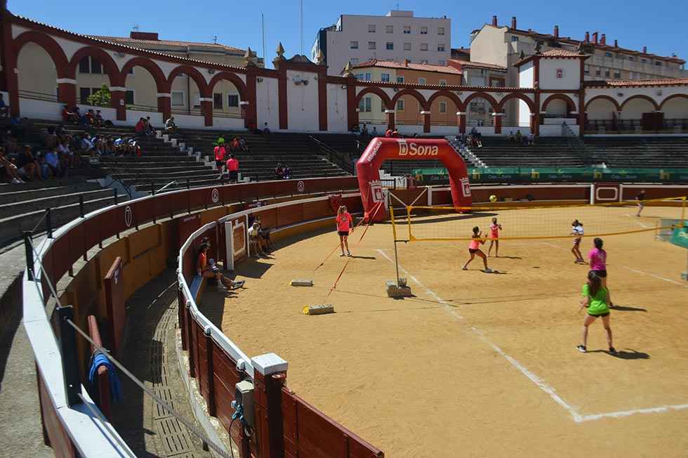 El volei plaza regresa a "la Chata" - fotos