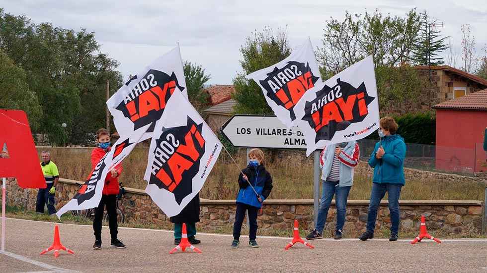 Soria ¡Ya! anima a recibir a la Vuelta con banderas Soria ¡Ya! anima a recibir a la Vuelta con banderas