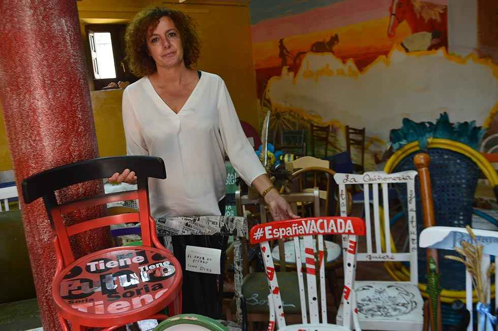 La rebelión de las sillas en Castejón del Campo La rebelión de las sillas en Castejón del Campo