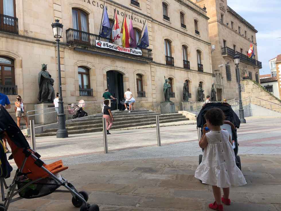 Diputación inicia reparto de tarjetas cheque bebé Diputación inicia reparto de tarjetas cheque bebé
