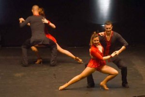 Baile deportivo coreográfico y solidario, en Garray