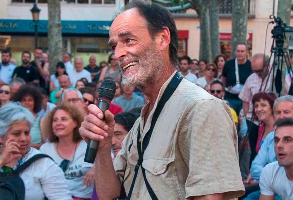 Reconocimiento a la labor del docente Ramón Sevillano Reconocimiento a la labor del docente Ramón Sevillano