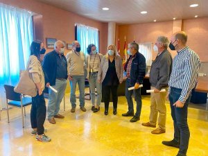 Los alcaldes pinariegos puntualizan a delegada territorial
