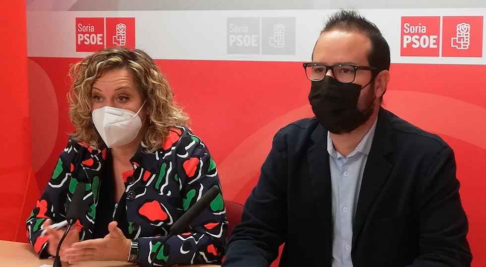El PSOE acusa a la Junta de "maquillar" listas de espera