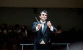 Carlos Garcés dirige a la Orquesta y Coro RTVE