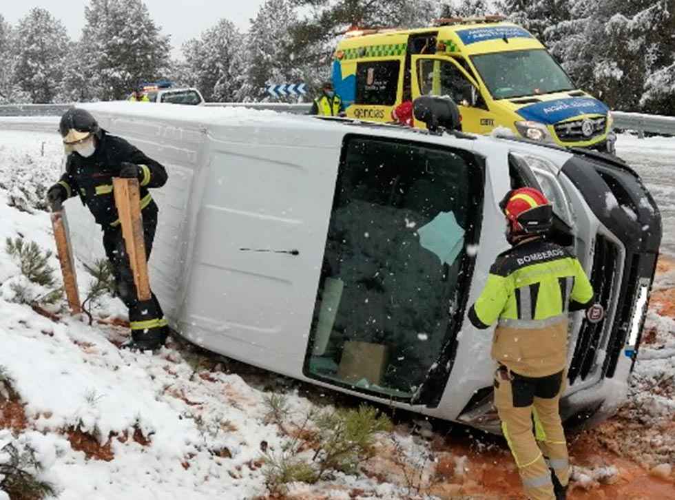 Accidente en Herrera de Soria a causa de la nieve