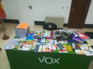 Vox entrega material escolar en Golmayo