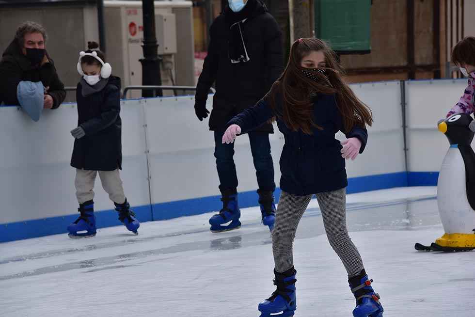 Soria patina en la pista de hielo - fotos