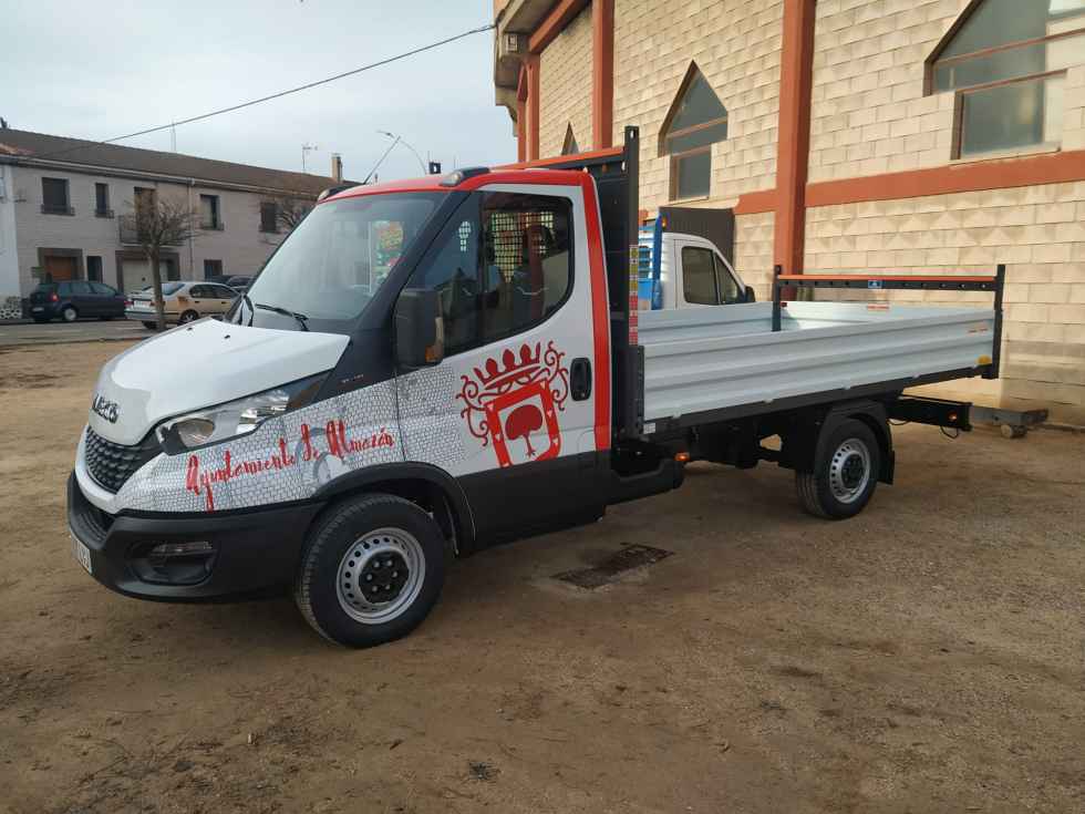 Nuevo camión para la brigada de servicios Nuevo camión para la brigada de servicios