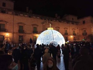 Almazán ya luce la Navidad