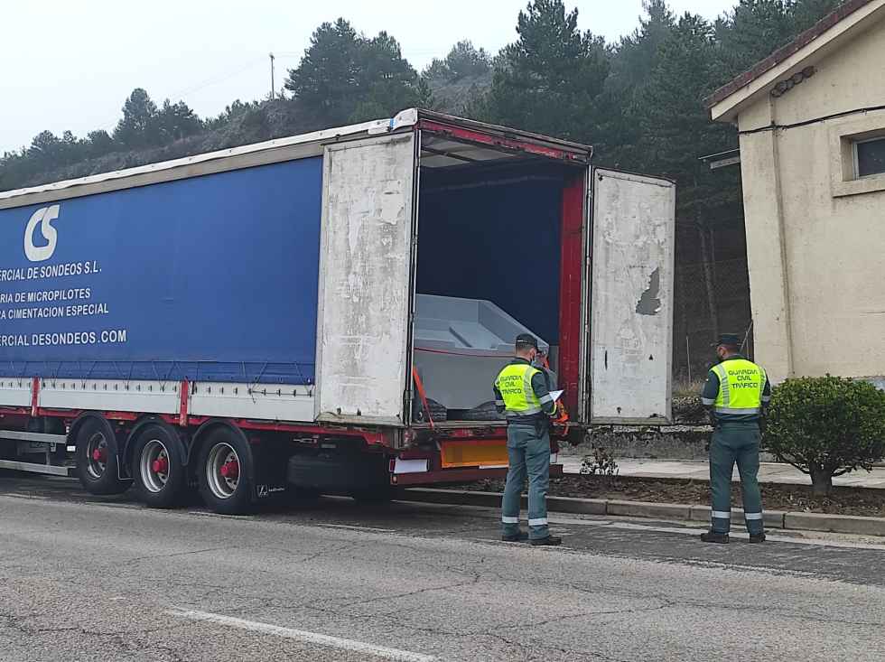 Investigado por transportar narcolancha Investigado por transportar narcolancha