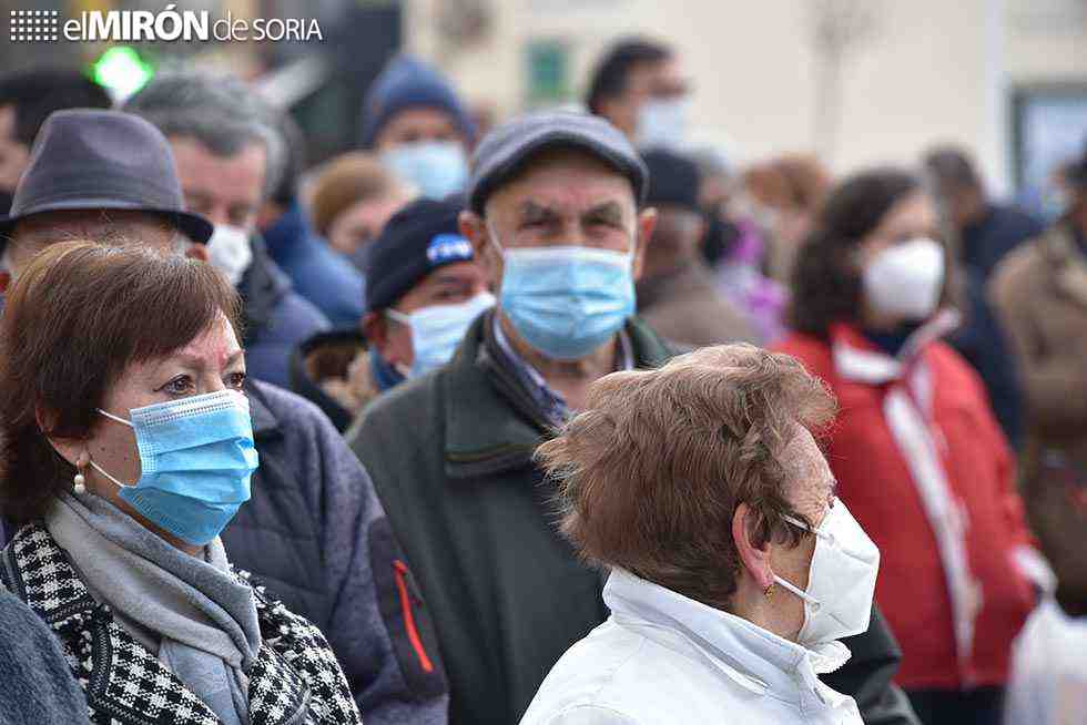 La mascarilla deja de ser obligatoria en el exterior