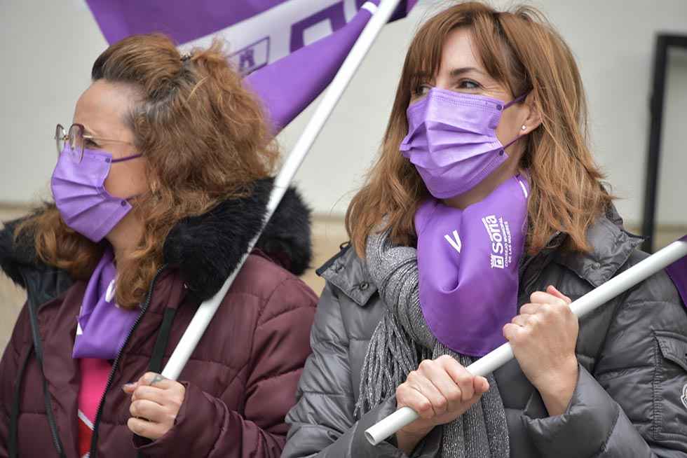 CC.OO. y UGT demandan planes de igualdad - fotos