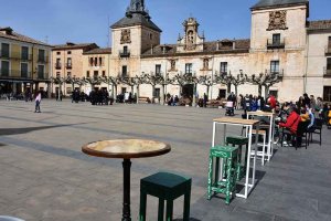 Patrimonio autoriza pavimentación de plaza Mayor