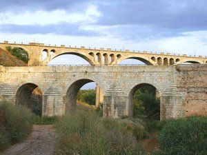 Proyecto para adecuar el puente de piedra peatonal