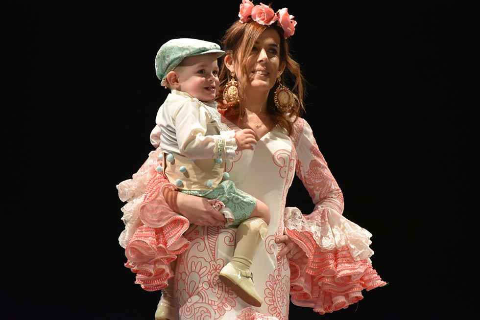 Desfile de moda flamenca, a favor de Aspace (y II) - fotos