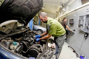 Los talleres recuerdan mantenimiento de coche