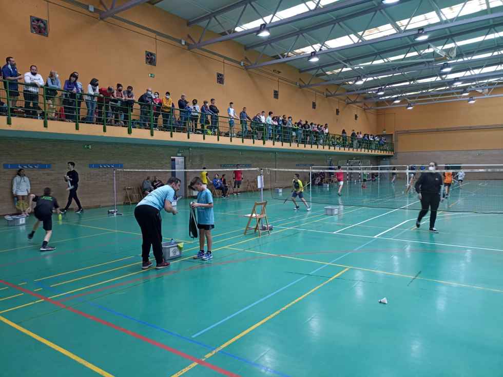 Triple cita de bádminton y torreznos Triple cita de bádminton y torreznos
