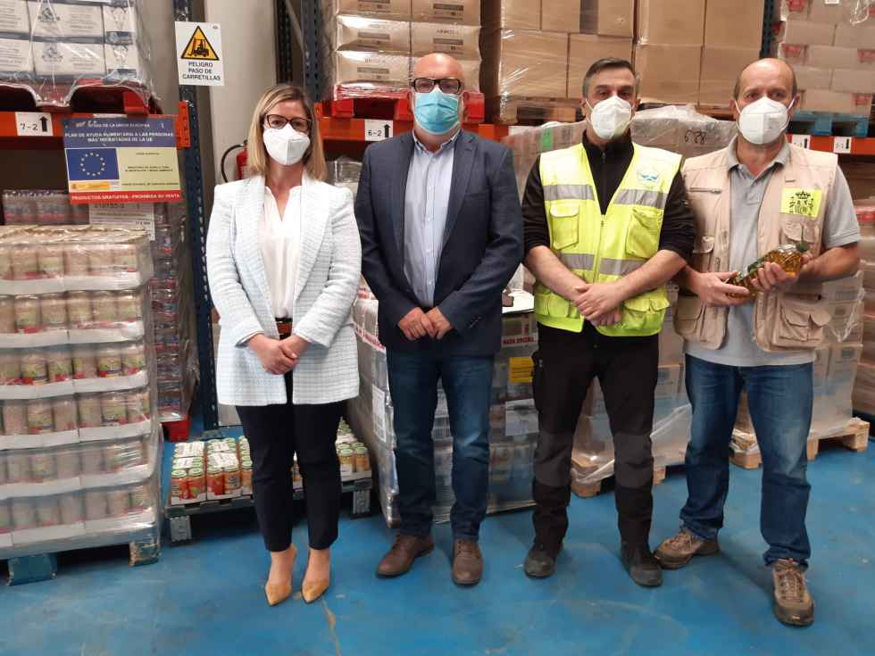 Reparto de 51.000 kilógramos de alimentos básicos Reparto de 51.000 kilógramos de alimentos básicos