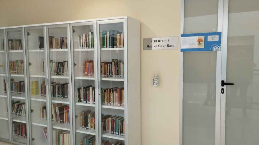 Biblioteca dedicada a Manuel Villar Raso