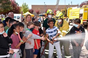 Concienciación escolar sobre lucha contra incendios