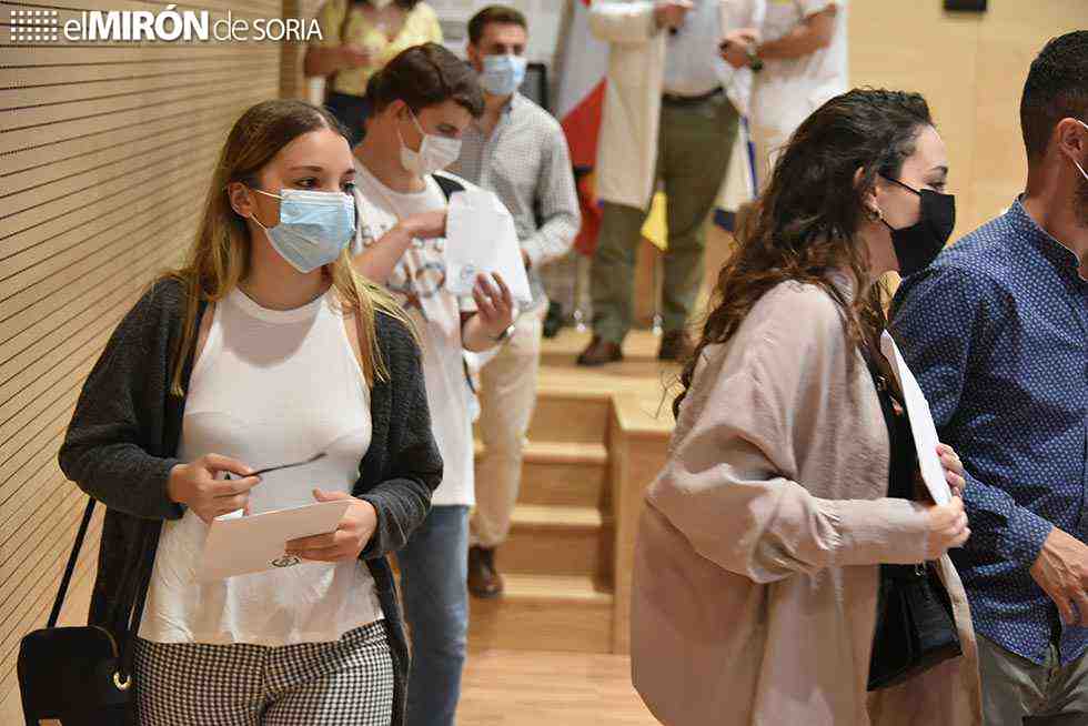 Aumentan los sanitarios colegiados en España