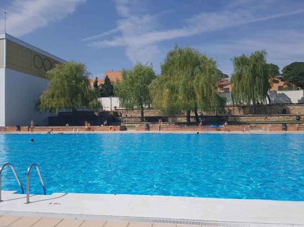 CARTA AL DIRECTOR/ Las piscinas no son para el verano