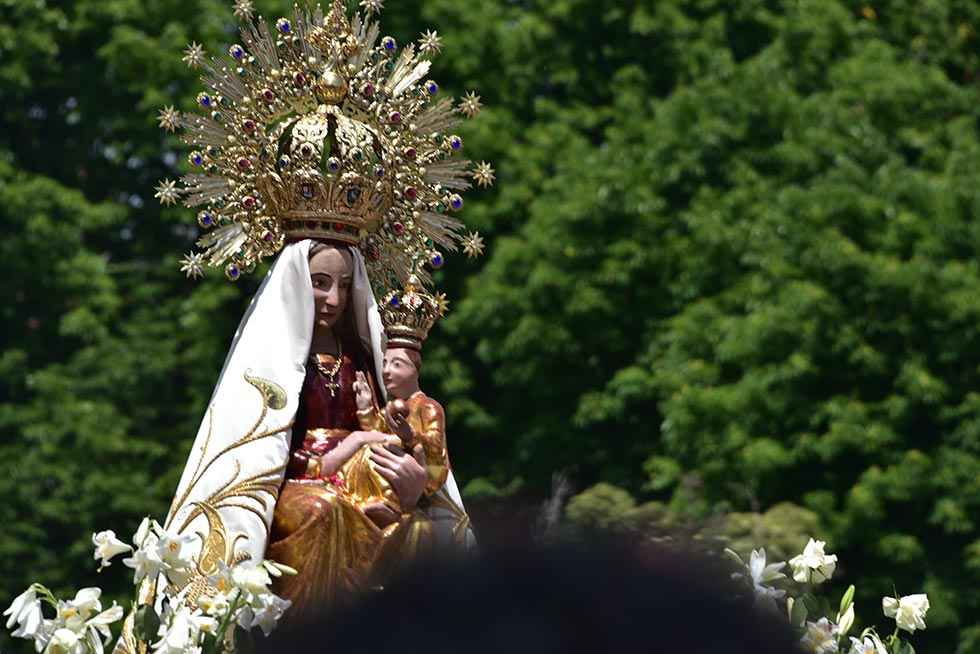 La Virgen de los Milagros procesiona en Ágreda - fotos