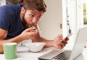 Más de cuatro horas al día en Internet 