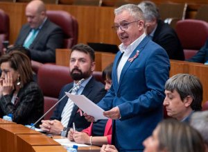 Ceña: "El PSOE dice una cosa en Soria y otra, fuera"