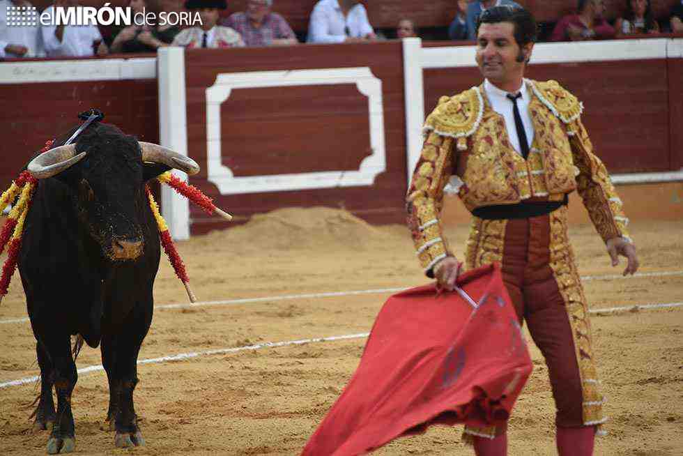 Morante de la Puebla se cae del cartel del Domingo de Calderas