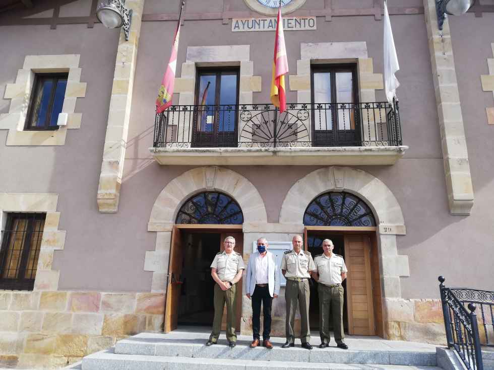 Jura de bandera para personal civil en Navaleno