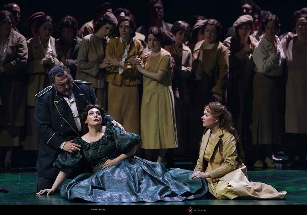La ópera de Nabucco, desde la plaza Mayor La ópera de Nabucco, desde la plaza Mayor