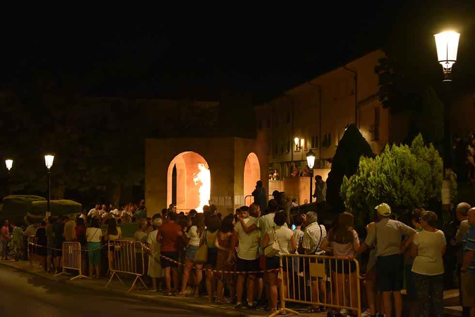Soria enciende la hoguera de San Lorenzo - fotos