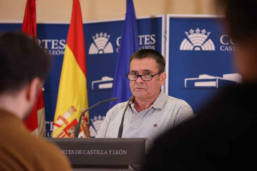 El PSOE denuncia que sistema sanitario está “en riesgo” 