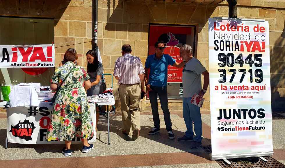 TRIBUNA / Cátedra, tribuna, trono, sillón o serijo