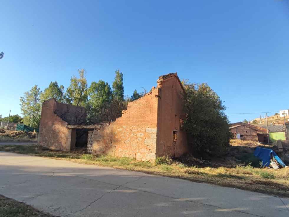 Encargado católogo de edificios en ruina