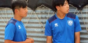 Dos futbolistas japoneses entrenan con cantera numantina
