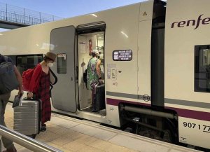 Primera fase para adquirir abonos gratuitos en Renfe