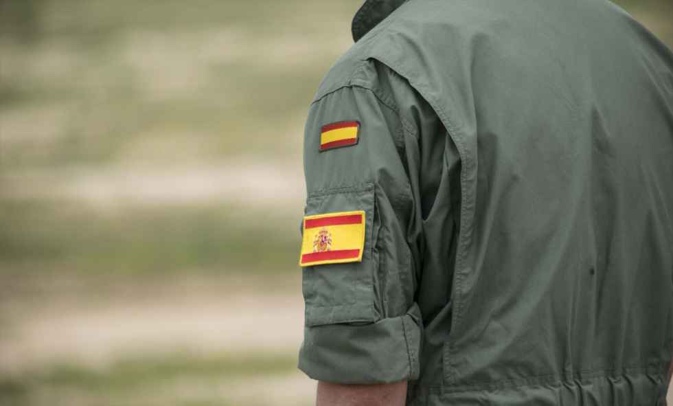 El PP pide a Robles un destacamento militar El PP pide a Robles un destacamento militar