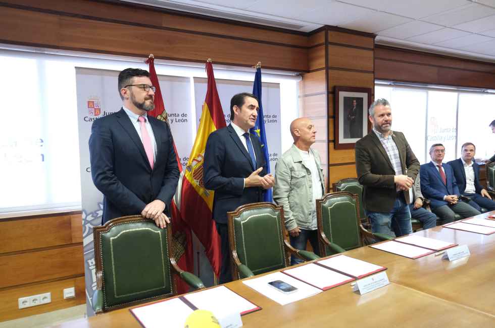Acuerdo para mejorar operativo de lucha contra incendios
