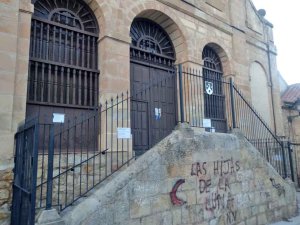 Los graffitis se ceban con iglesia del Carmen