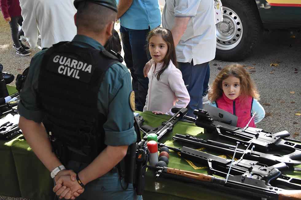 Exhibición de material de la Guardia Civil - fotos