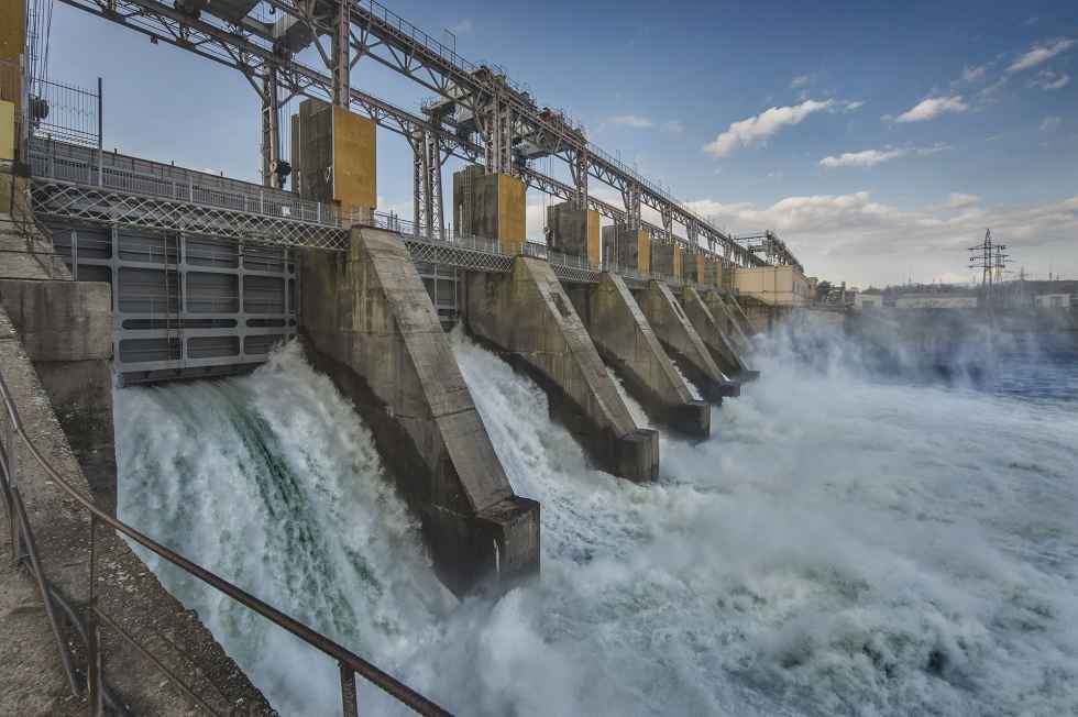 IU insiste en gestión pública de energía hidroeléctrica 