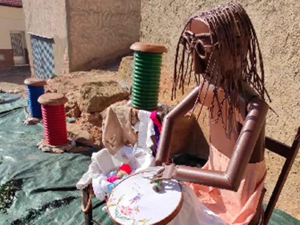 Torlengua inaugura su Rincón de las Costureras 