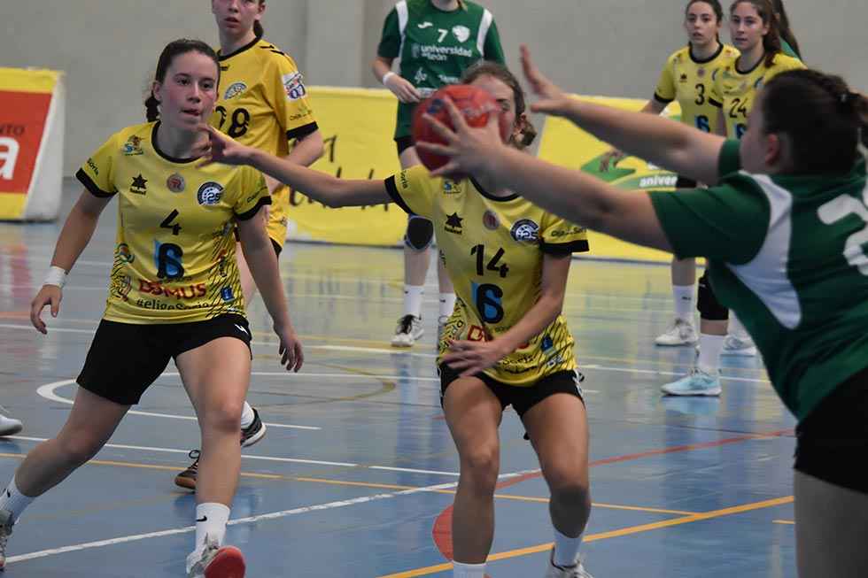 Debut del Balonmano Soria femenino - fotos